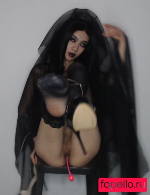 Ethereally Nude Onlyfans Photo 3