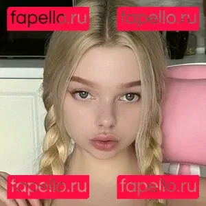 White VIky Onlyfans Photo Gallery 