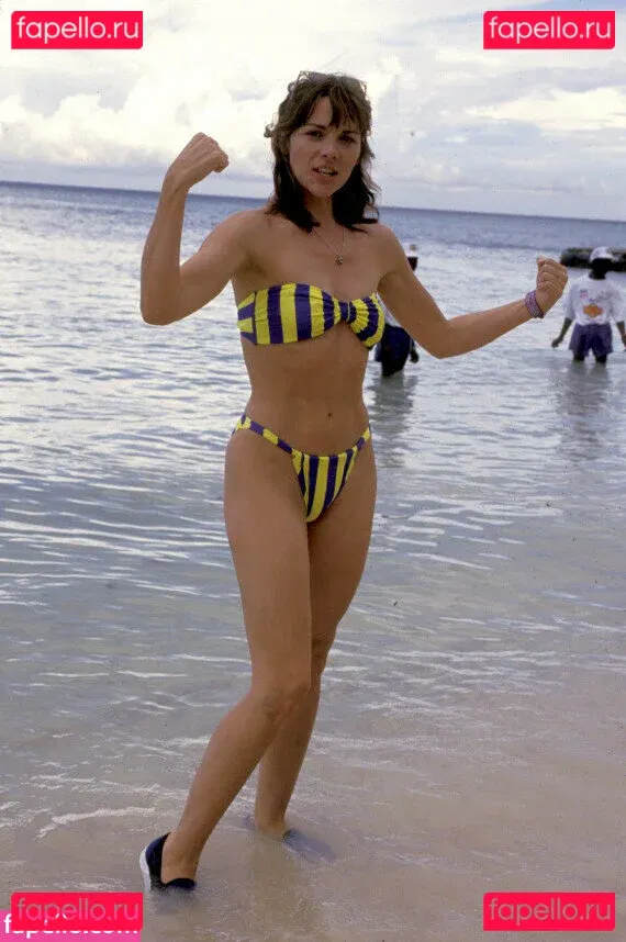 Kim Cattrall Onlyfans Photo Gallery 