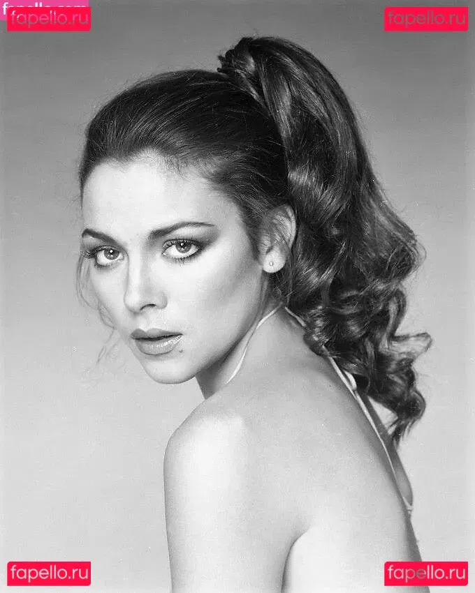 Kim Cattrall Onlyfans Photo Gallery 