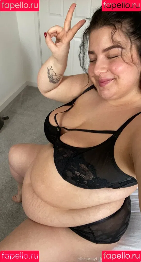 alissbonyt Onlyfans Photo Gallery 
