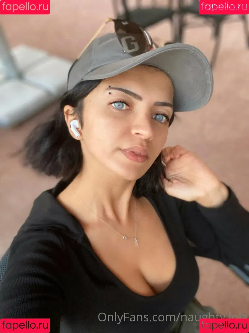 naughty.lola Onlyfans Photo Gallery 