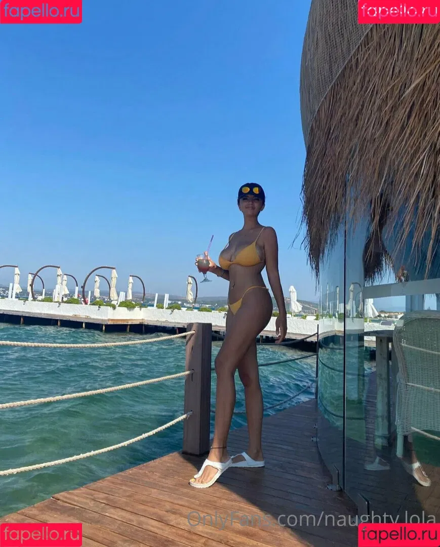naughty.lola Onlyfans Photo Gallery 