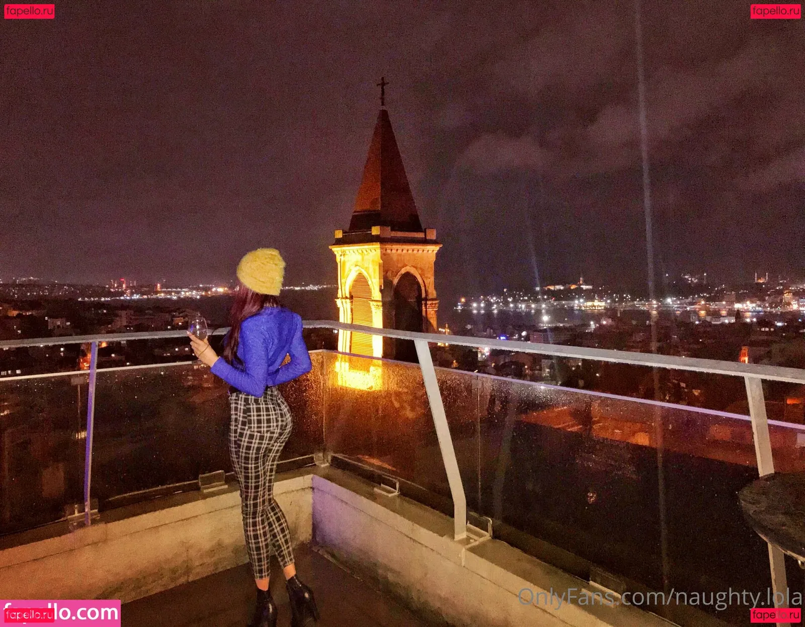 naughty.lola Onlyfans Photo Gallery 