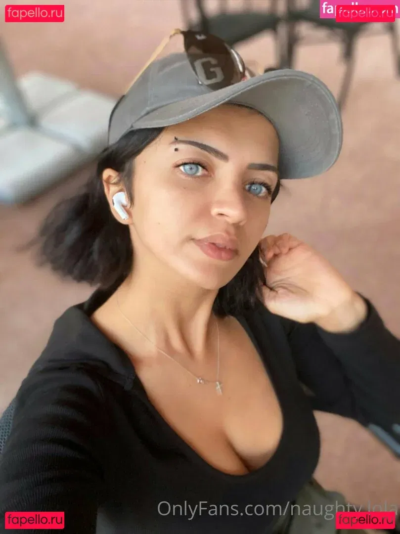 naughty.lola Onlyfans Photo Gallery 