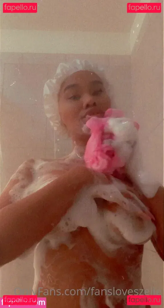 Fansloveszelie Onlyfans Photo Gallery 