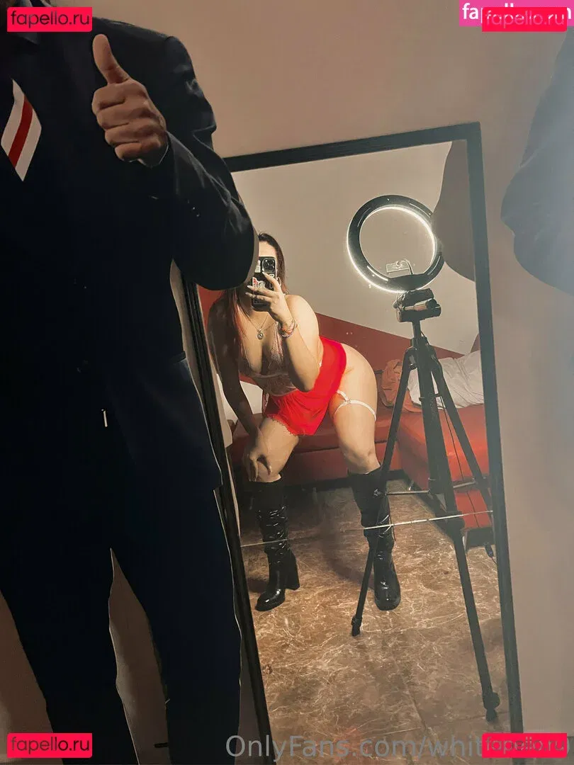 White Hen Onlyfans Photo Gallery 