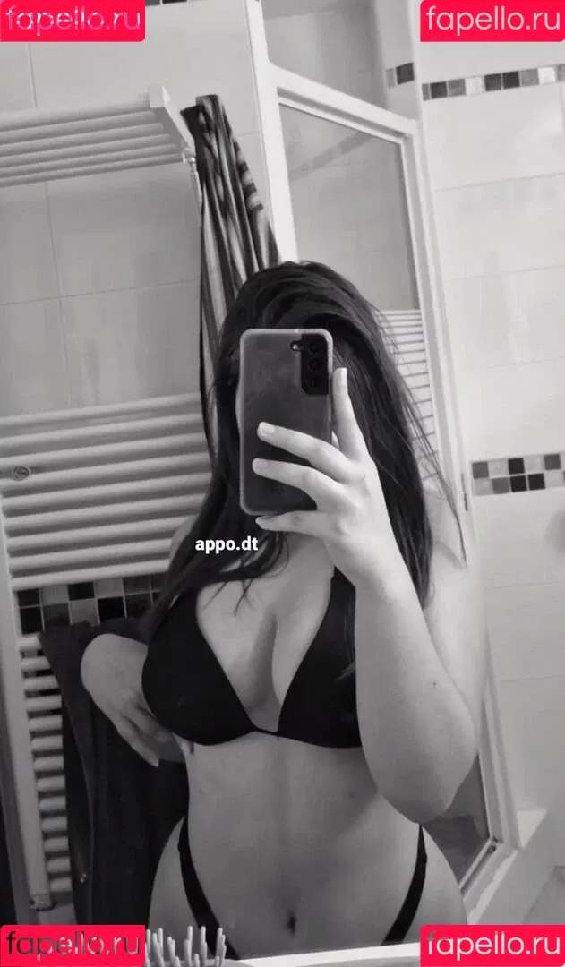 Appoline Onlyfans Photo Gallery 