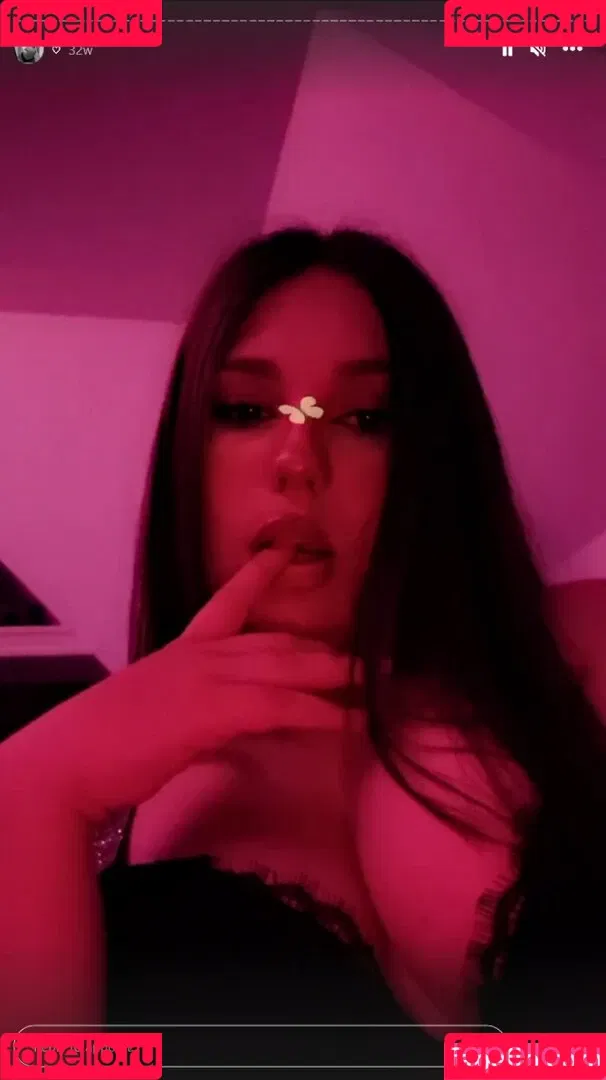 Appoline Onlyfans Photo Gallery 