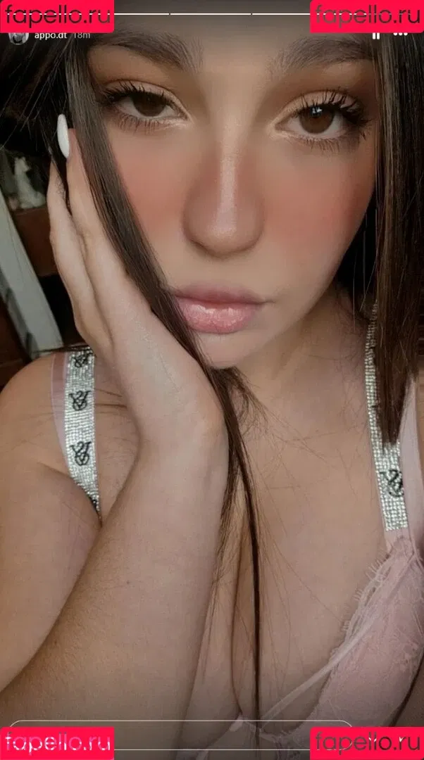 Appoline Onlyfans Photo Gallery 