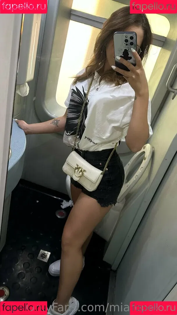 mianataliah Onlyfans Photo Gallery 