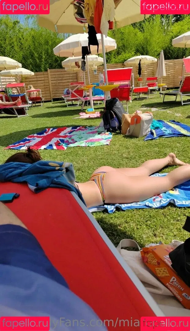 mianataliah Onlyfans Photo Gallery 