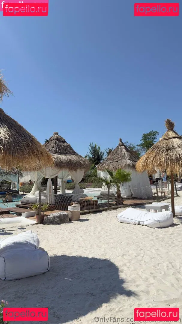 mianataliah Onlyfans Photo Gallery 