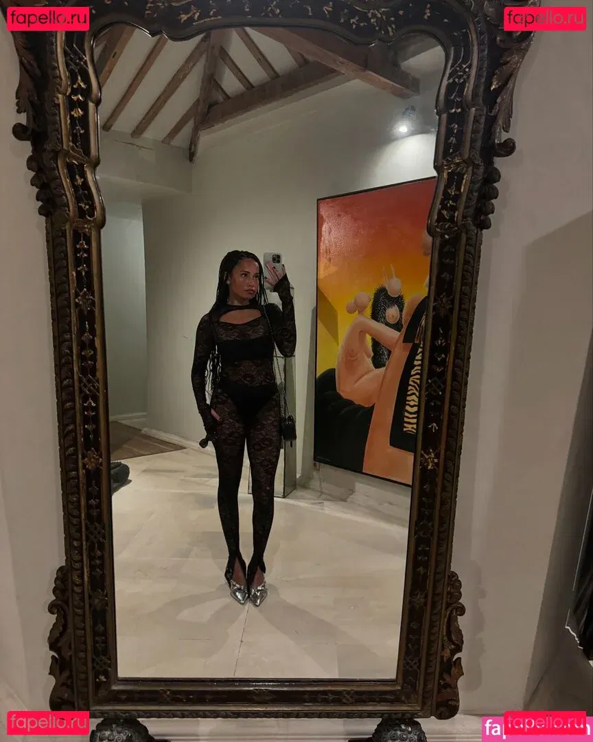 Giulya SG Onlyfans Photo Gallery 