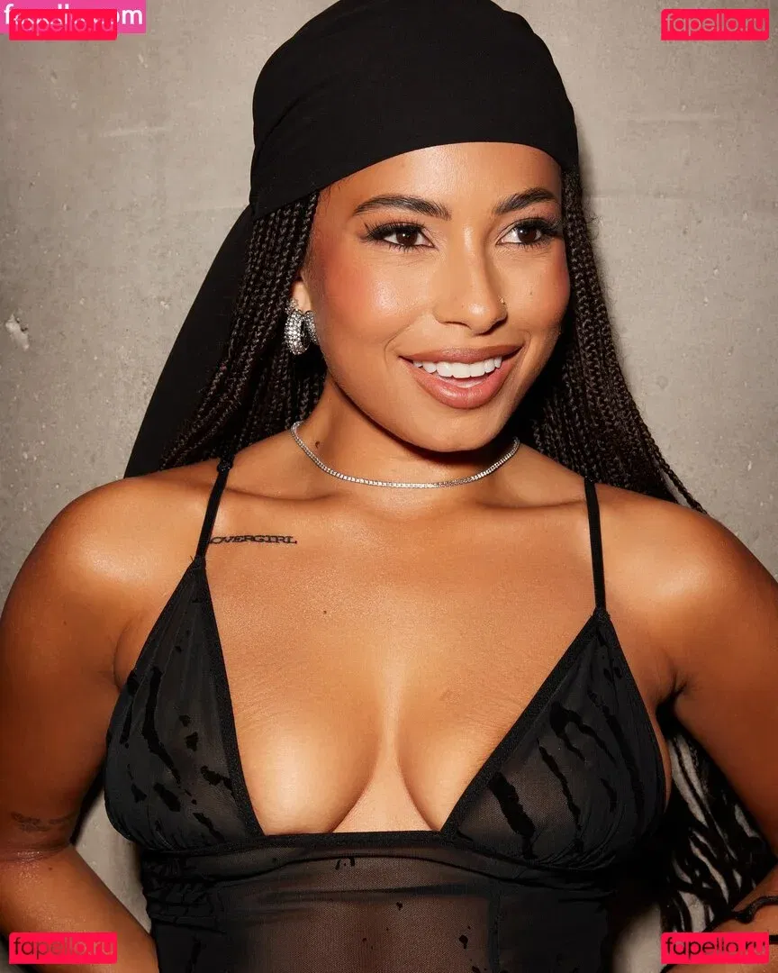 Giulya SG Onlyfans Photo Gallery 