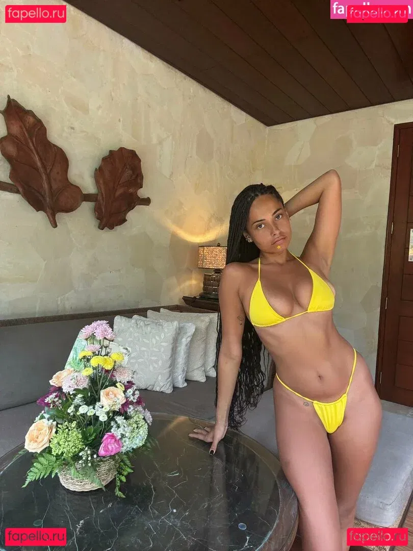 Giulya SG Onlyfans Photo Gallery 