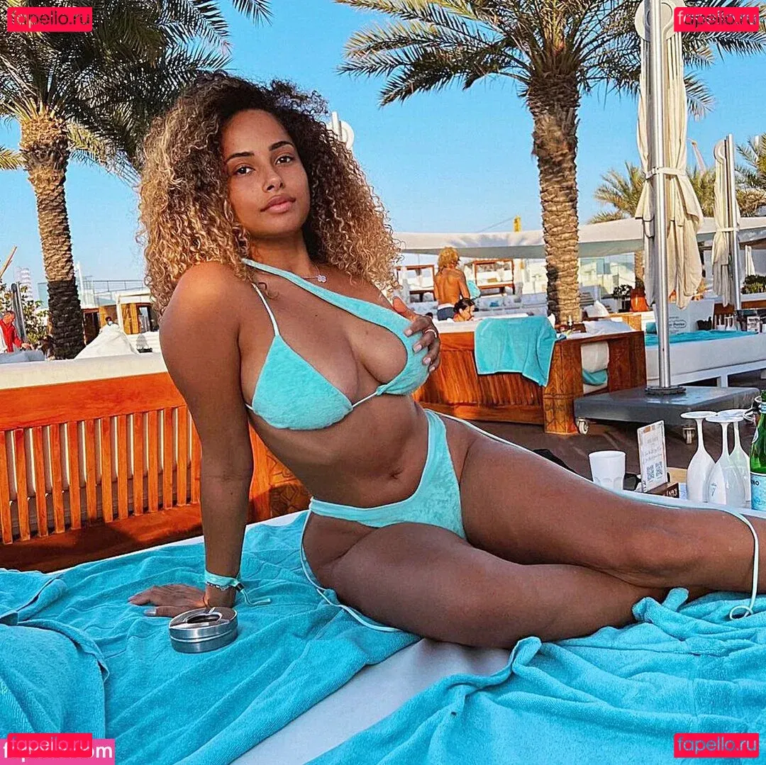 Giulya SG Onlyfans Photo Gallery 