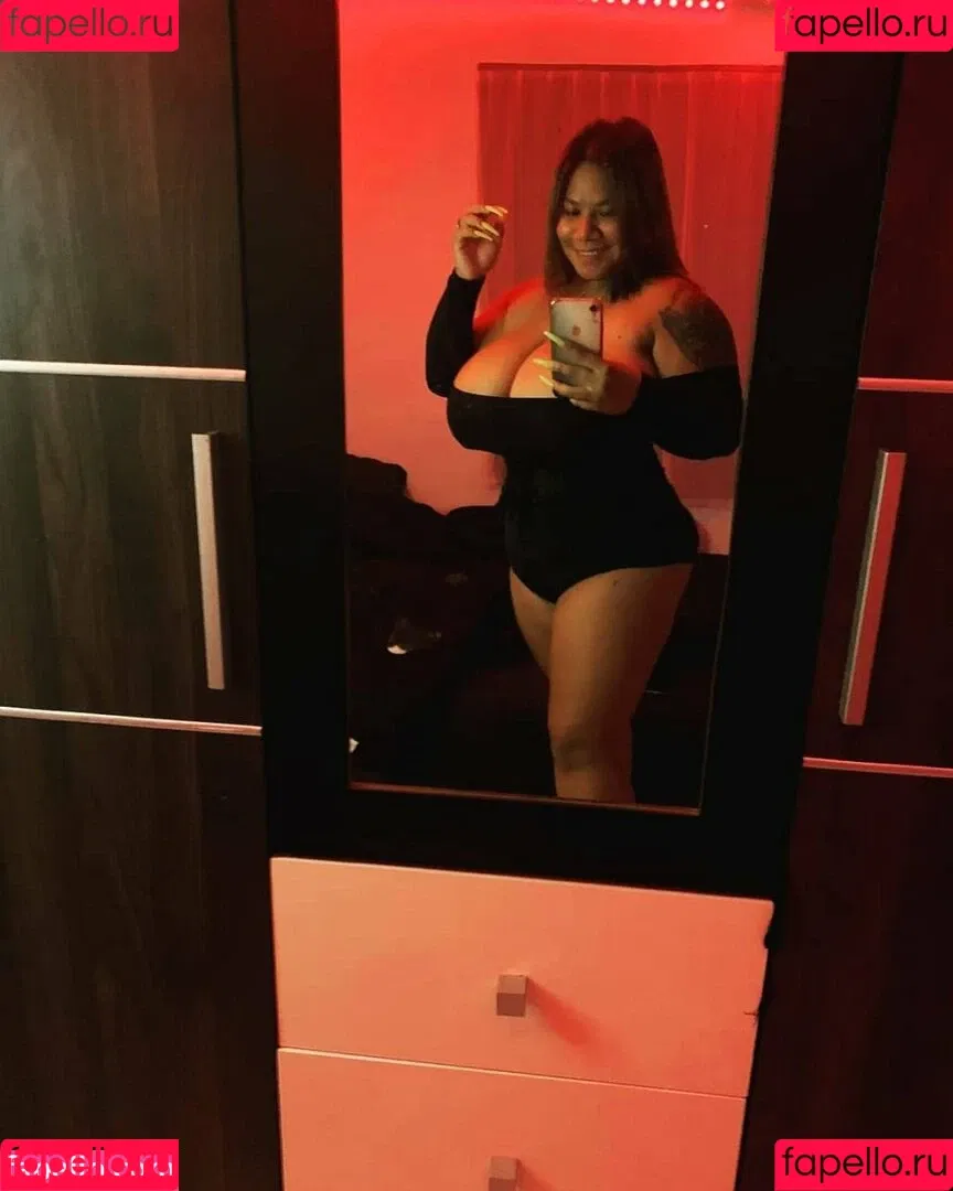 SaRa Chubby Onlyfans Photo Gallery 