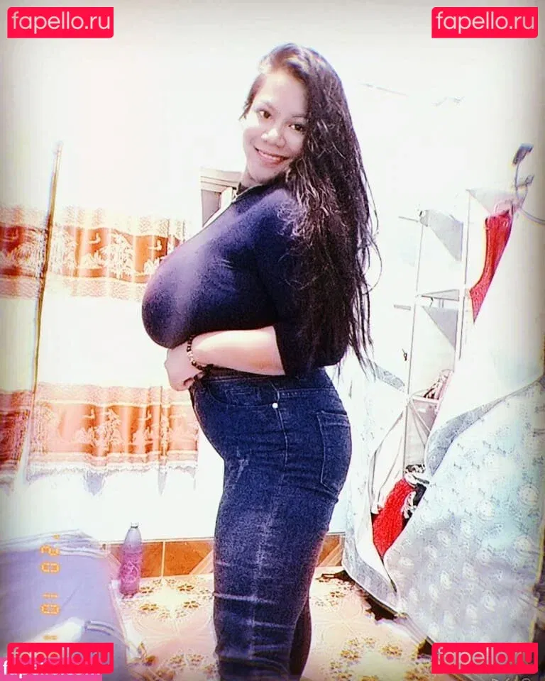 SaRa Chubby Onlyfans Photo Gallery 