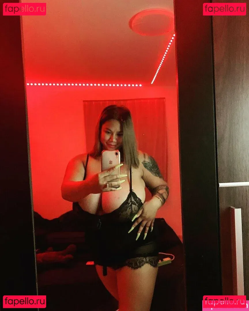 SaRa Chubby Onlyfans Photo Gallery 