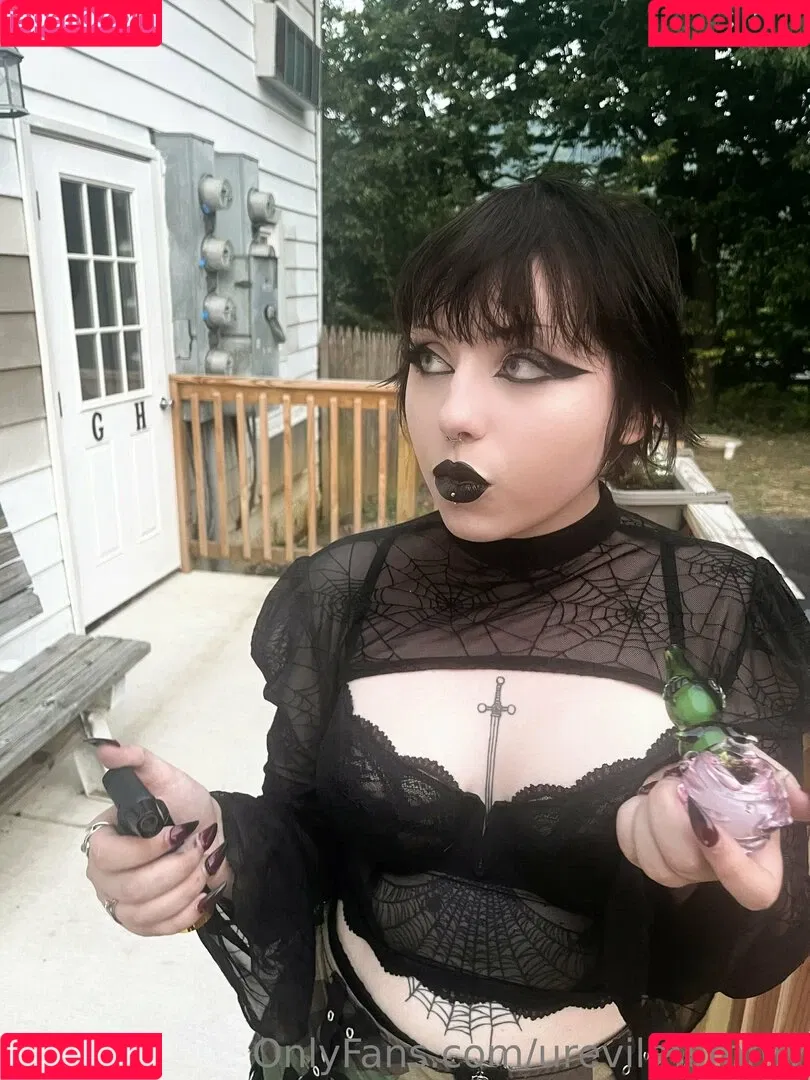 urevilmommy Onlyfans Photo Gallery 
