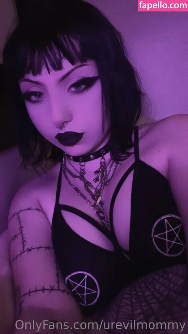 urevilmommy Onlyfans Photo Gallery 