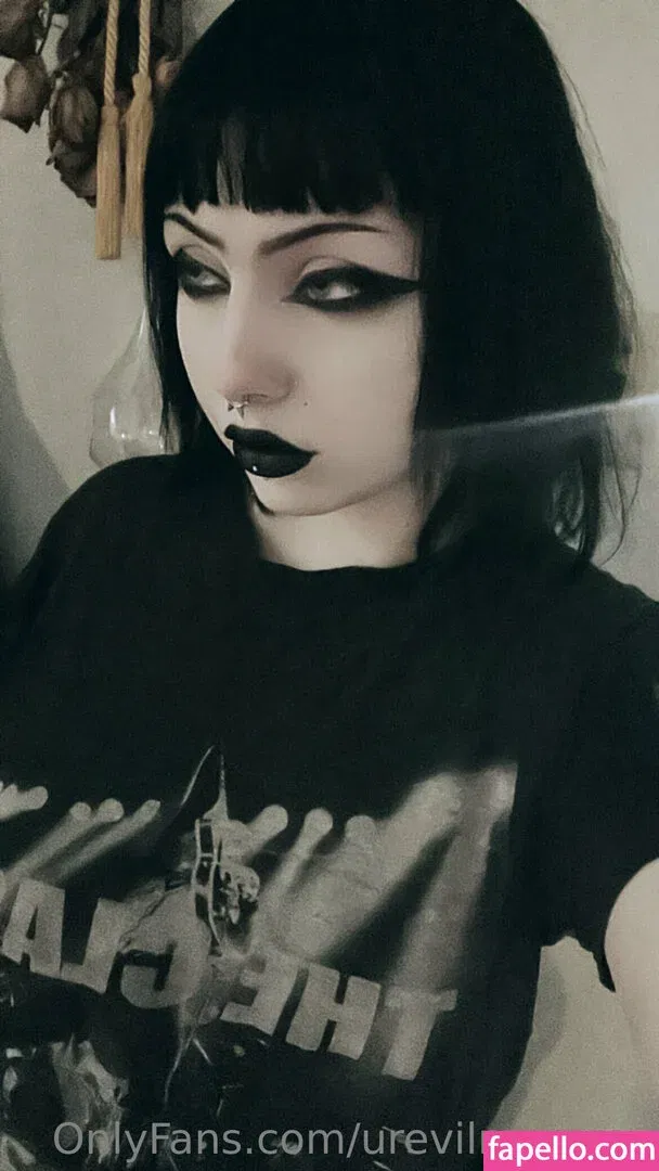 urevilmommy Onlyfans Photo Gallery 