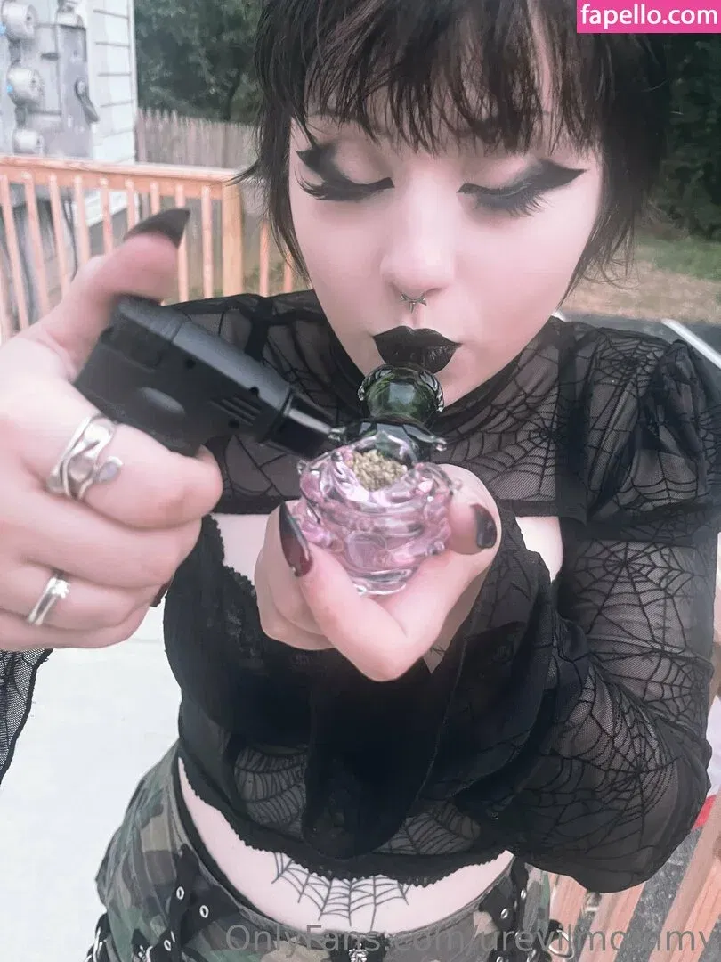 urevilmommy Onlyfans Photo Gallery 