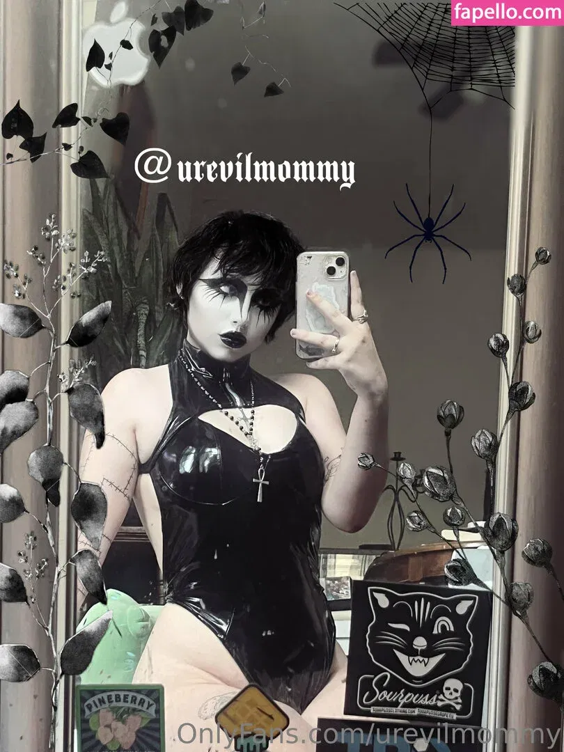 urevilmommy Onlyfans Photo Gallery 