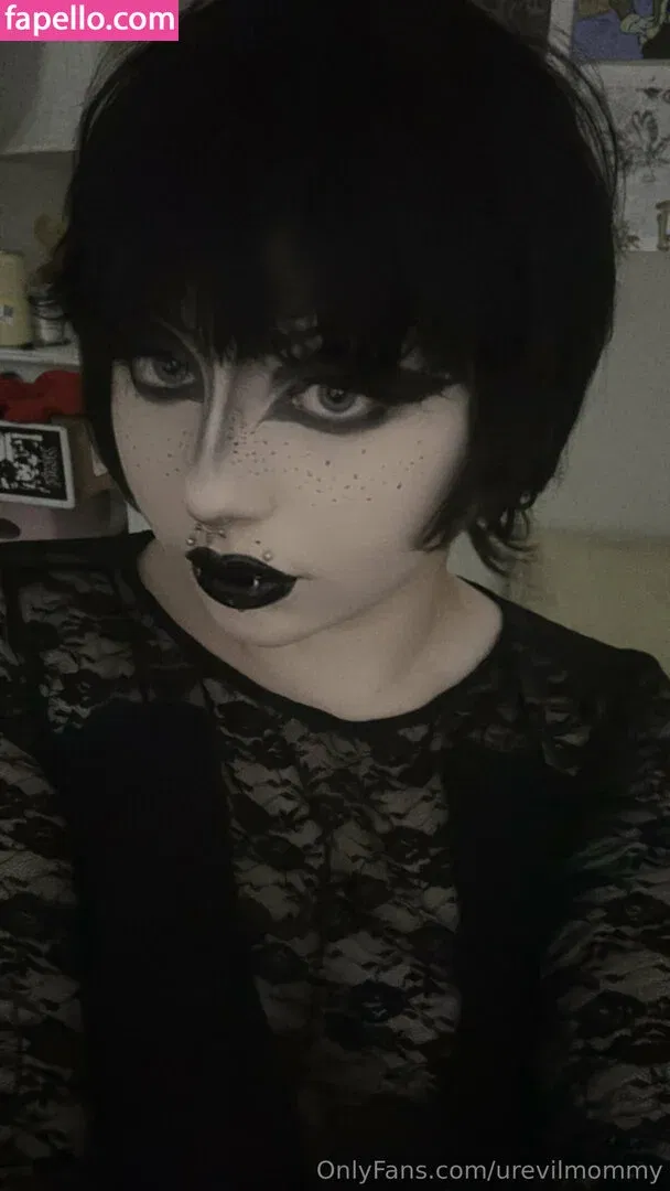 urevilmommy Onlyfans Photo Gallery 