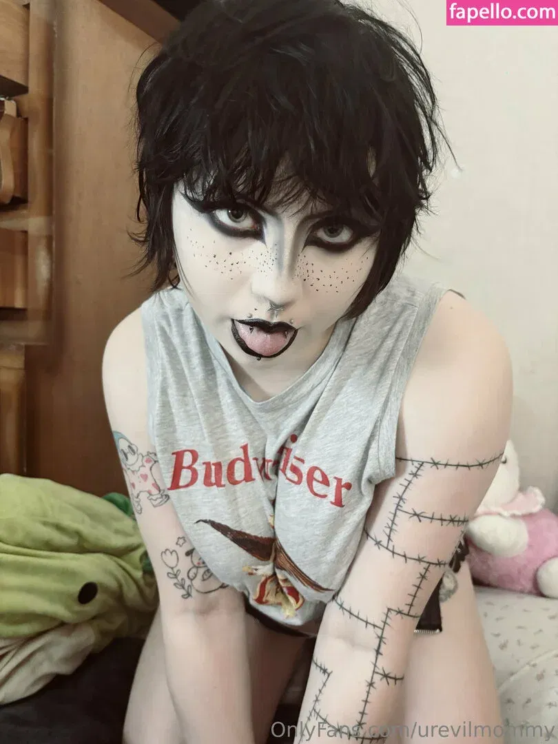 urevilmommy Onlyfans Photo Gallery 