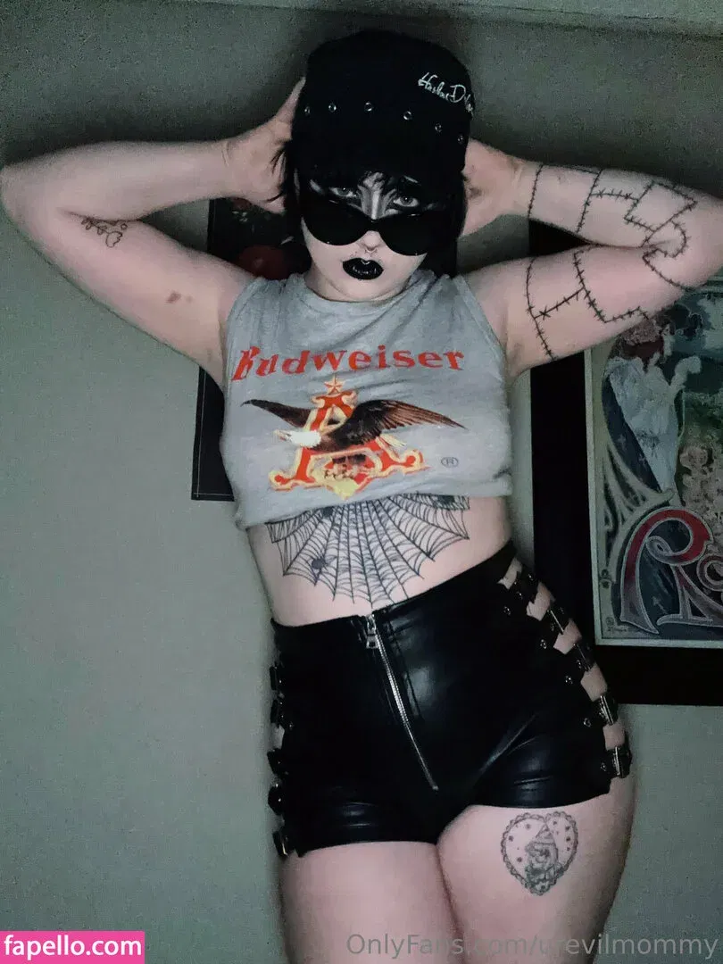 urevilmommy Onlyfans Photo Gallery 