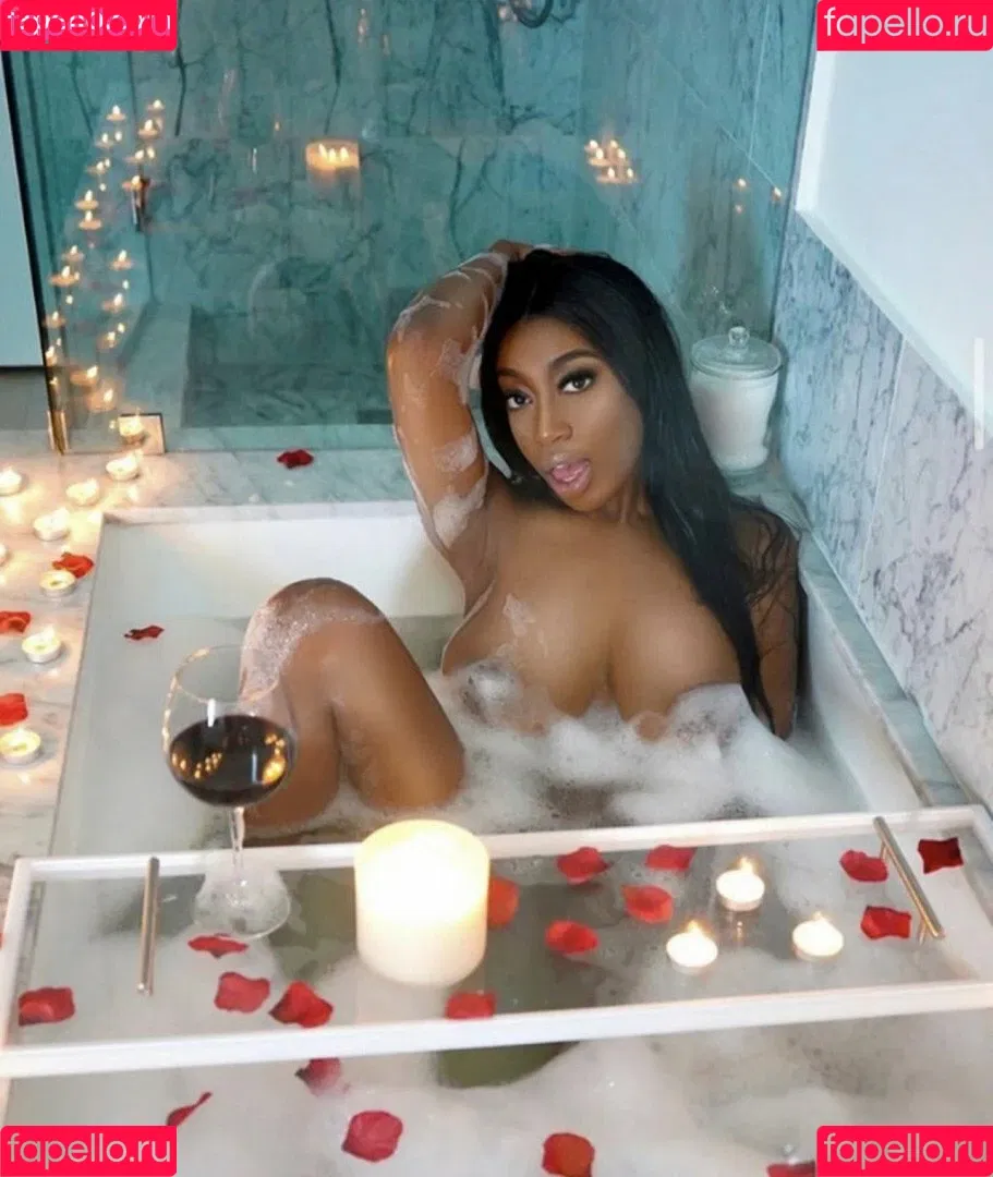 Anne Moore Onlyfans Photo Gallery 