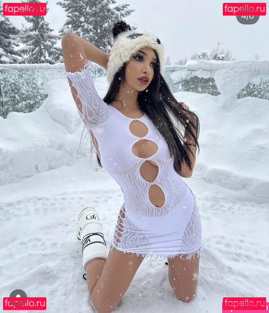 Naomi De Crescenzo Onlyfans Photo Gallery 