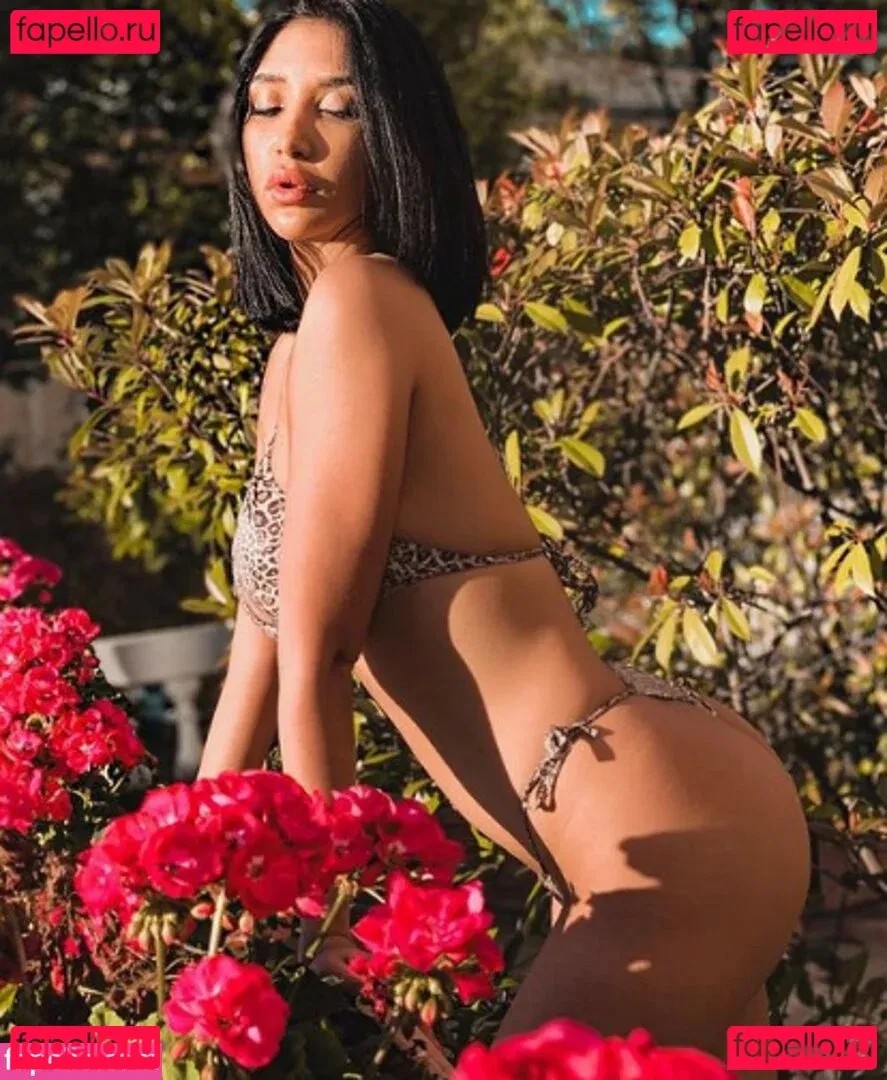 Naomi De Crescenzo Onlyfans Photo Gallery 