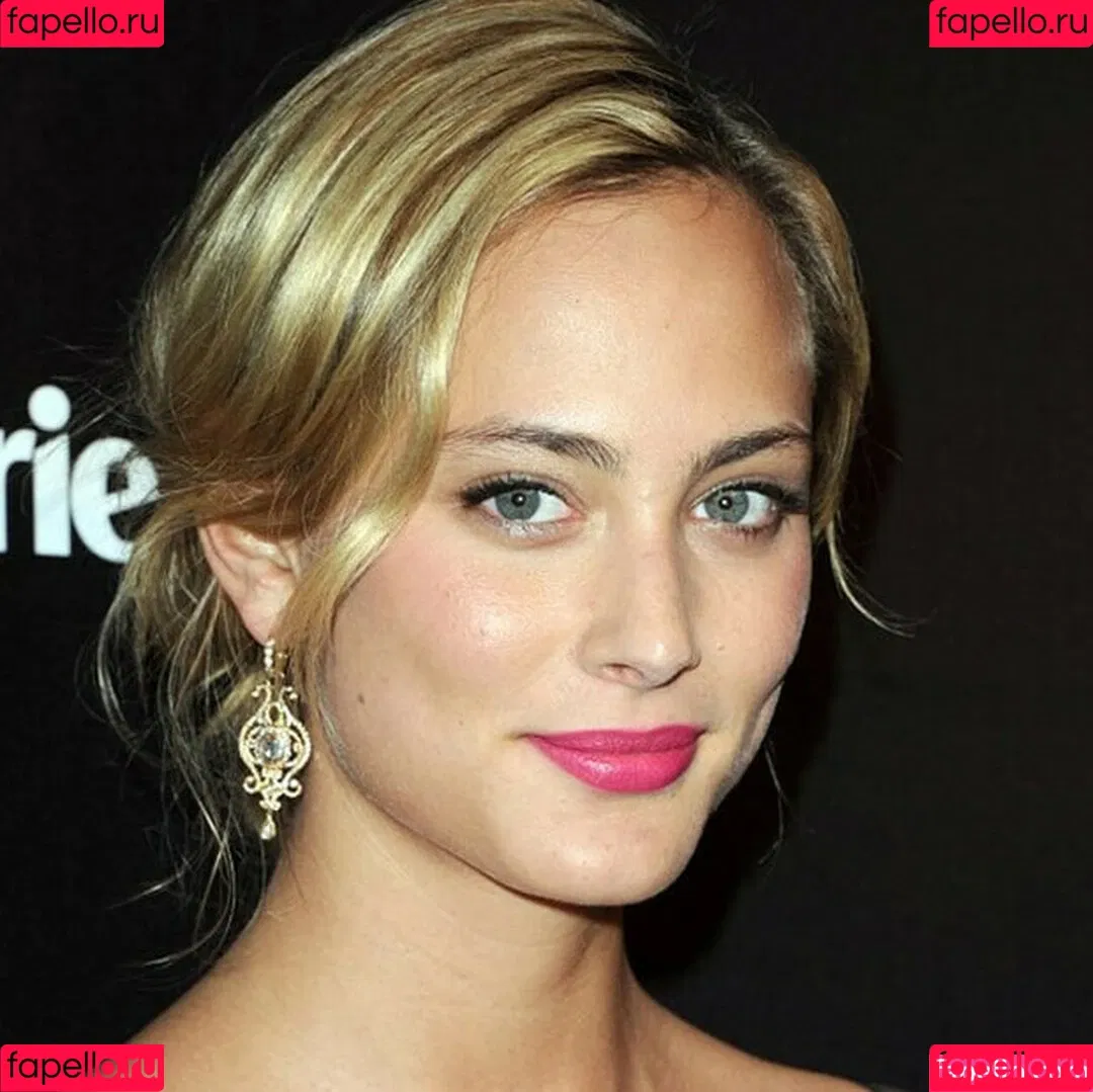 Nora Arnezeder Onlyfans Photo Gallery 