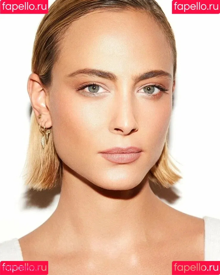 Nora Arnezeder Onlyfans Photo Gallery 