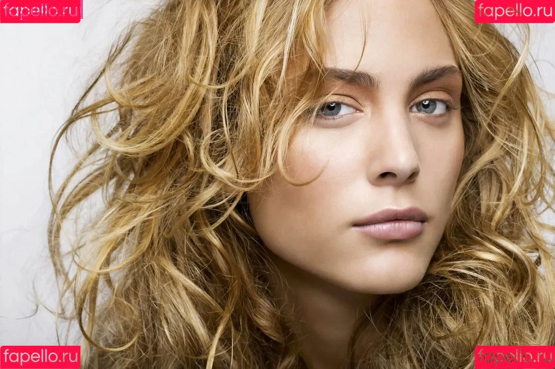 Nora Arnezeder Onlyfans Photo Gallery 