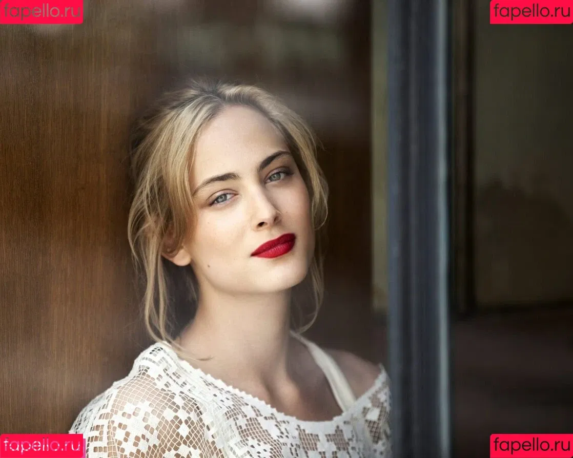 Nora Arnezeder Onlyfans Photo Gallery 
