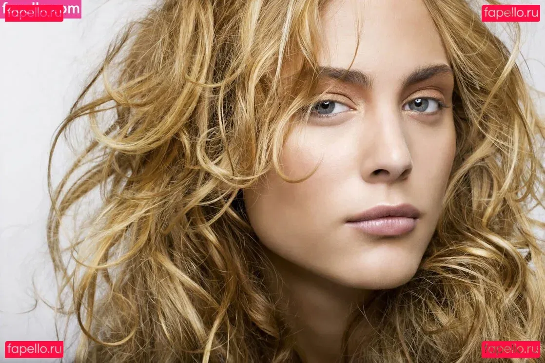 Nora Arnezeder Onlyfans Photo Gallery 