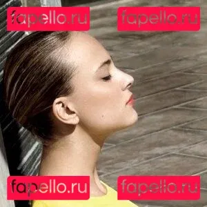 Nora Arnezeder Onlyfans Photo Gallery 