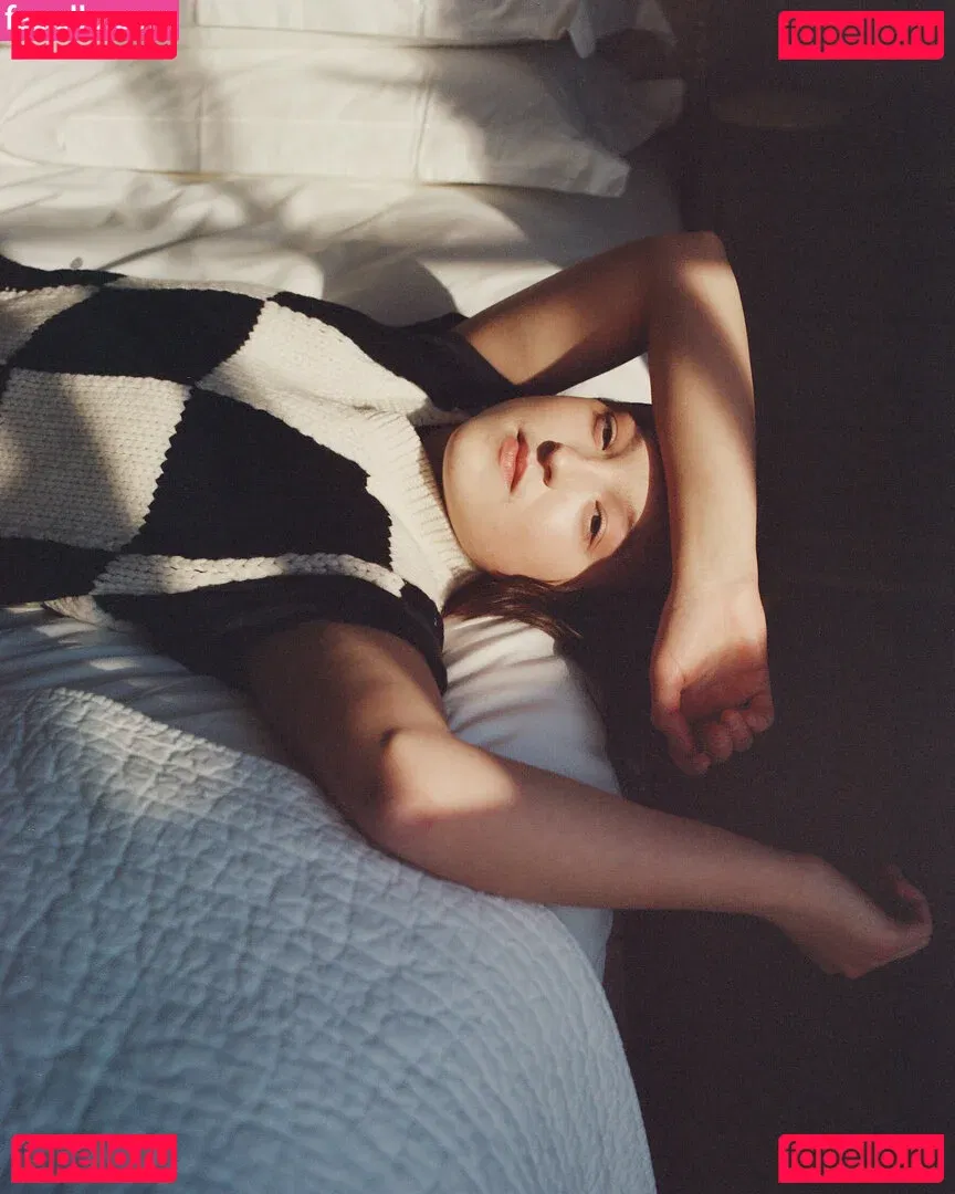 Bella Ramsey Onlyfans Photo Gallery 