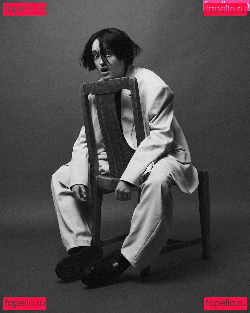 Bella Ramsey Onlyfans Photo Gallery 