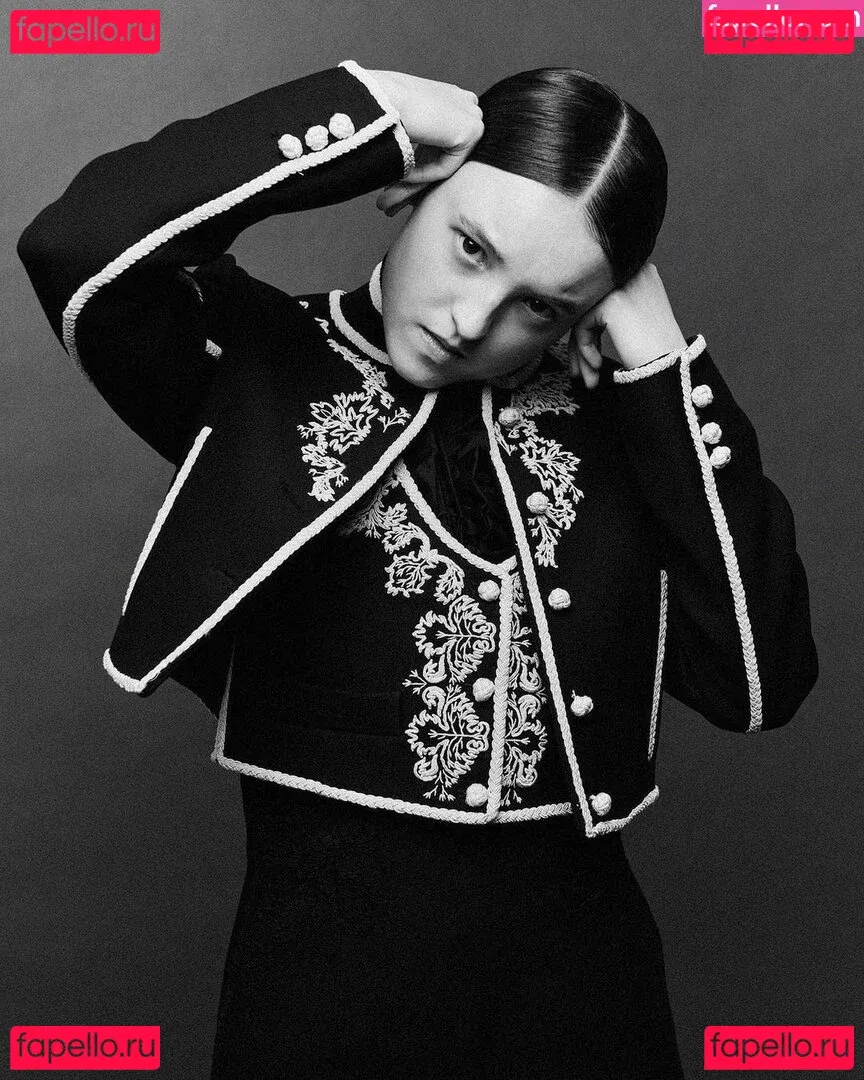 Bella Ramsey Onlyfans Photo Gallery 