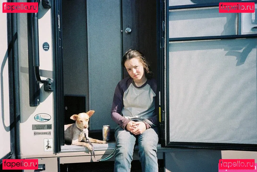 Bella Ramsey Onlyfans Photo Gallery 