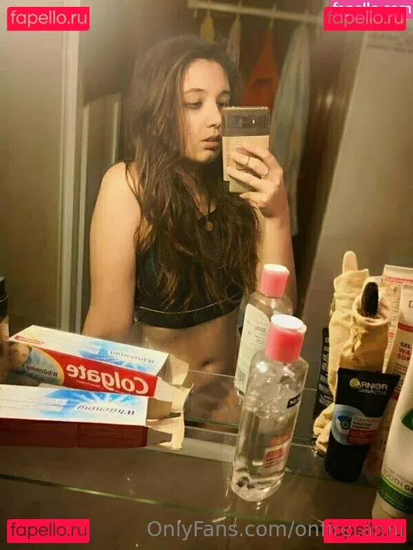 onfiretamii Onlyfans Photo Gallery 