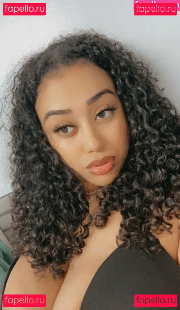 Nuria Depina Onlyfans Photo Gallery 