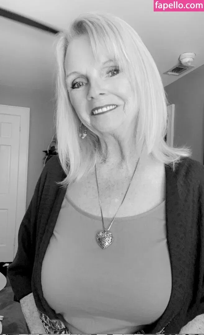 Salsa Nanny Onlyfans Photo Gallery 