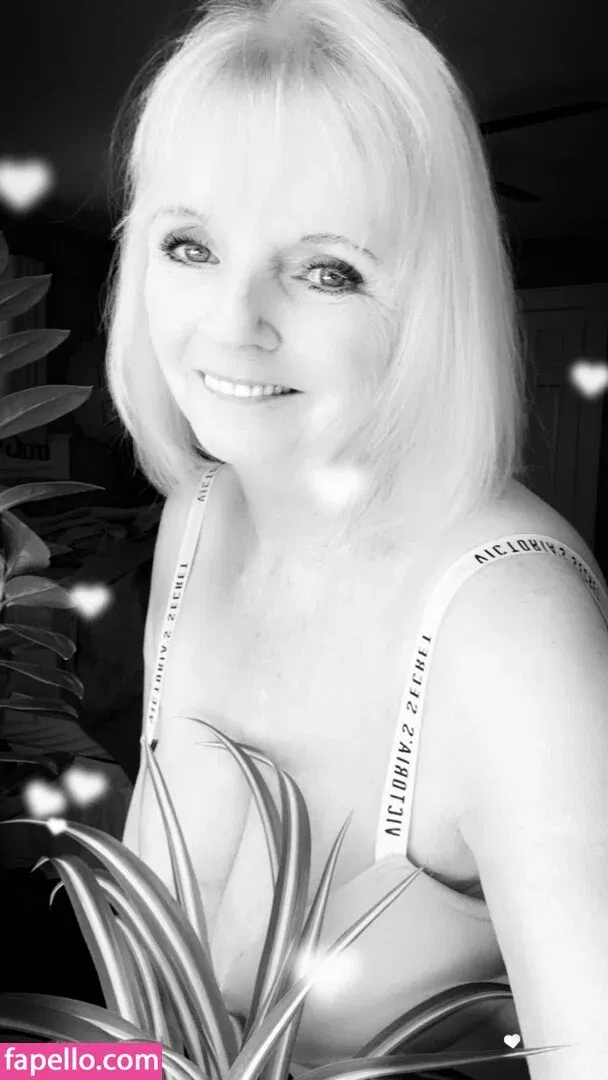 Salsa Nanny Onlyfans Photo Gallery 