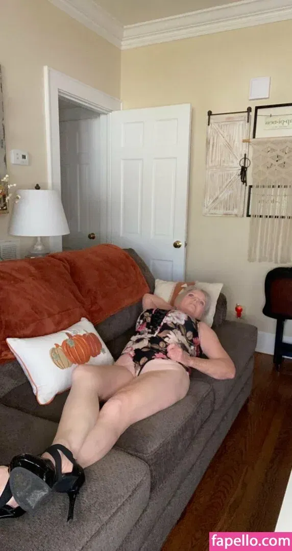 Salsa Nanny Onlyfans Photo Gallery 